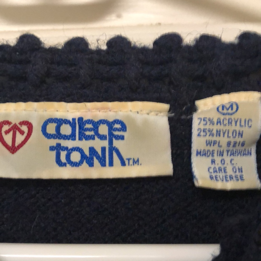 Vintage 1970s 1980s sweater with floral embroidery and stripes - Picture 3 of 5